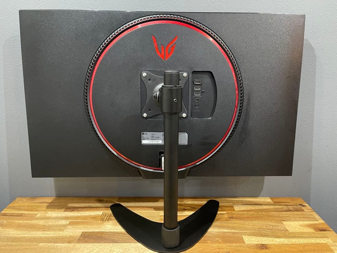 【美品】LG ゲーミングモニター UltraGear 31.5インチ