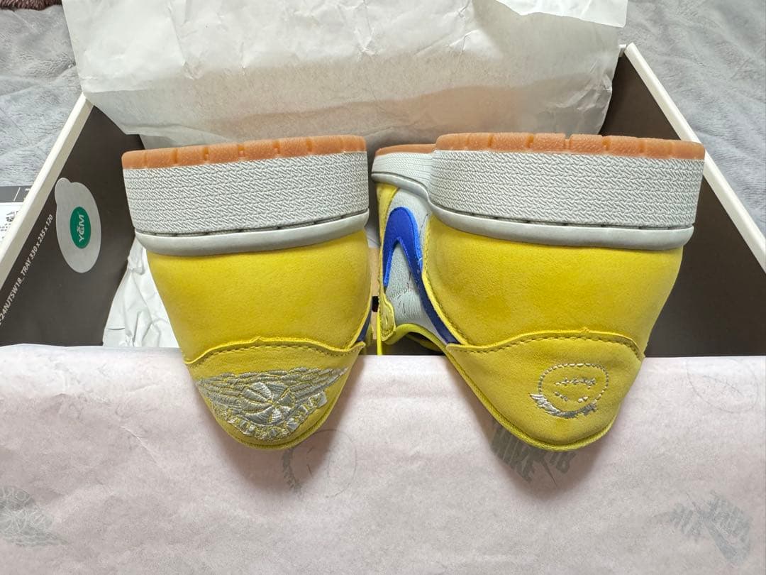 靴 Travis Scott Air Jordan 1 \"Canary\"