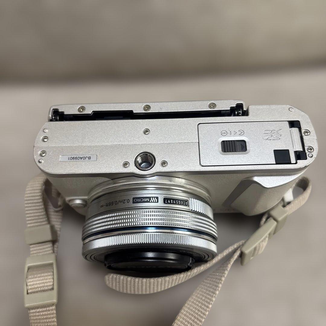 OLYMPUS PEN E-PL9ホワイト ミラーレスカメラ