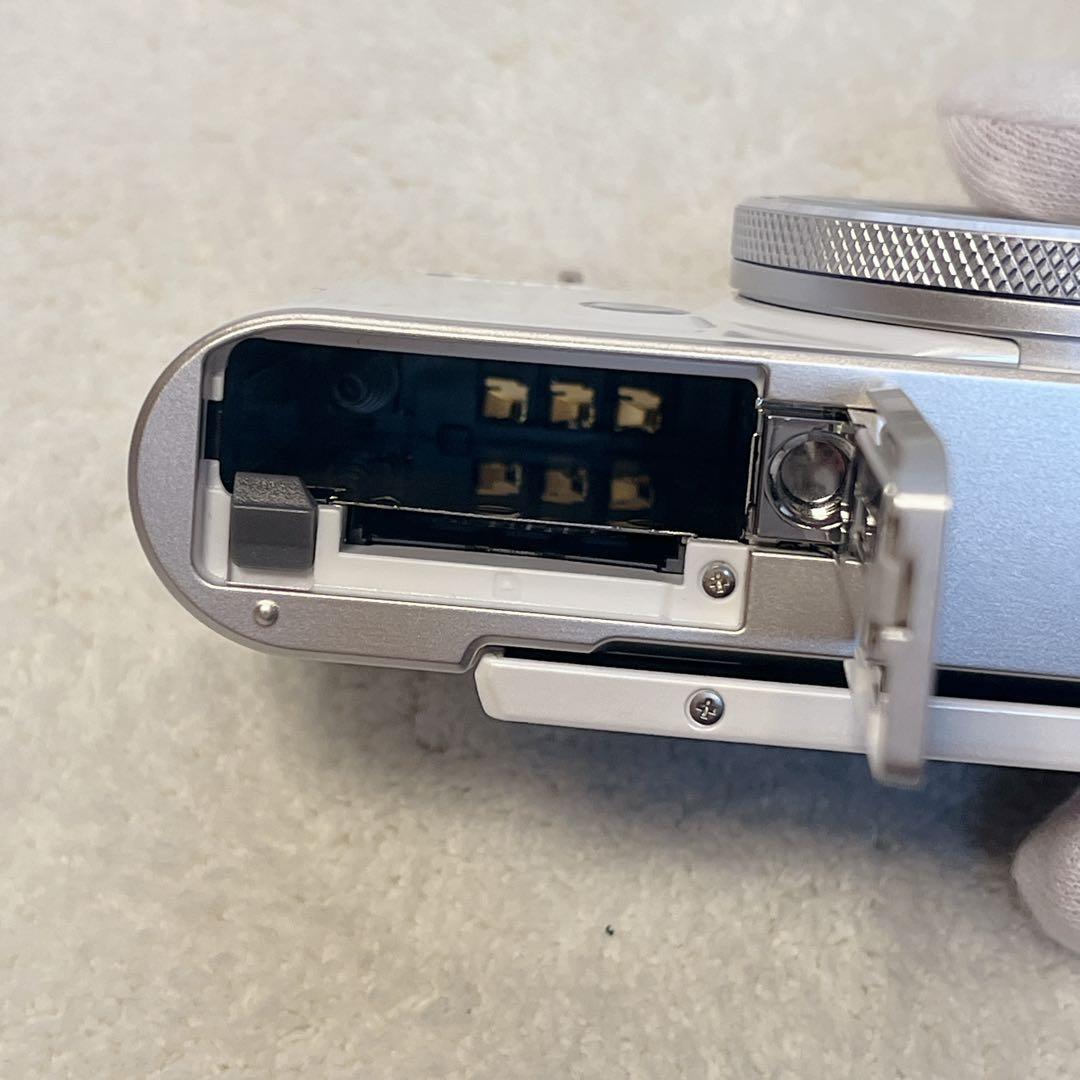 【美品】CASIO EXILIM EX-ZR4000 エクシリム 光学機器　付属