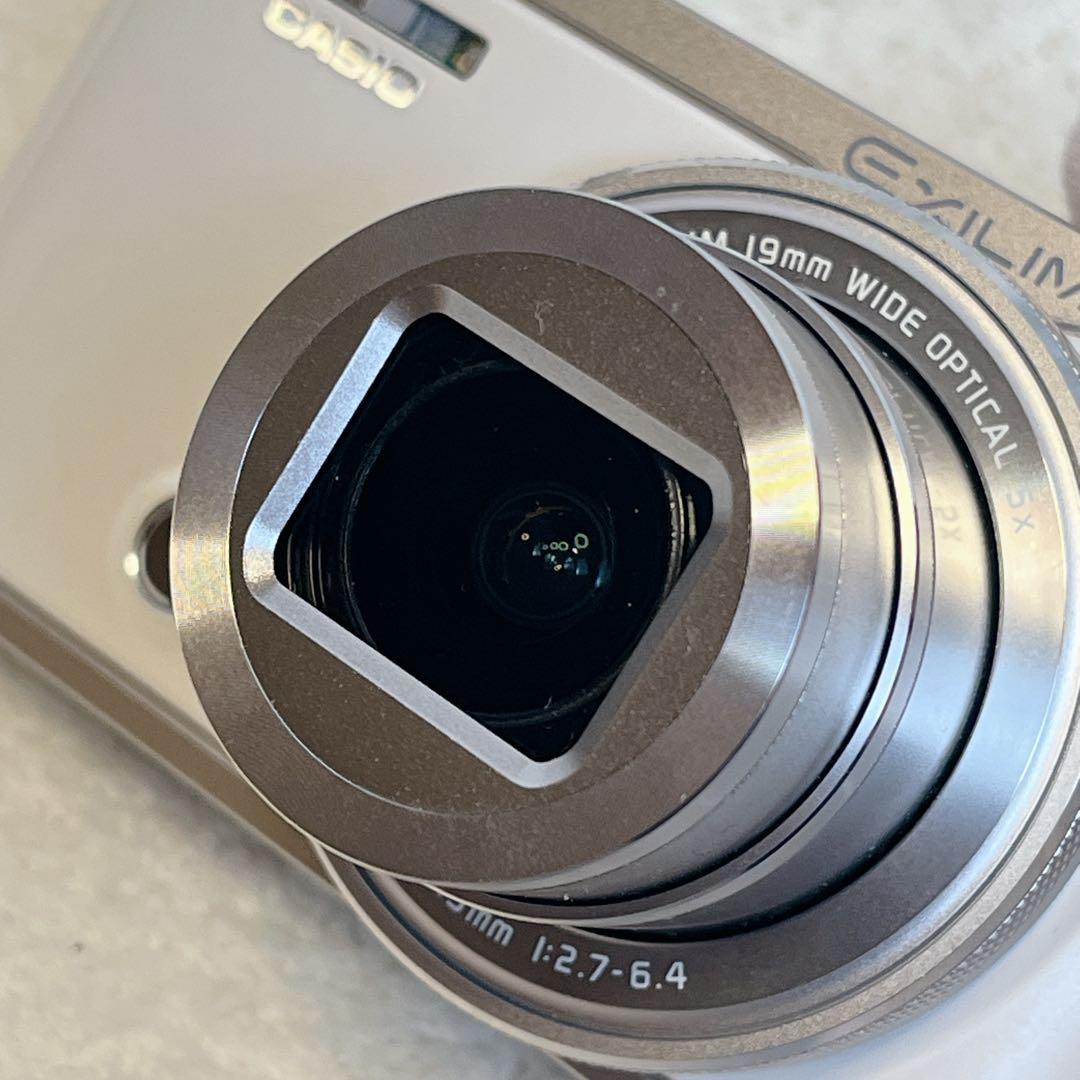 【美品】CASIO EXILIM EX-ZR4000 エクシリム 光学機器　付属