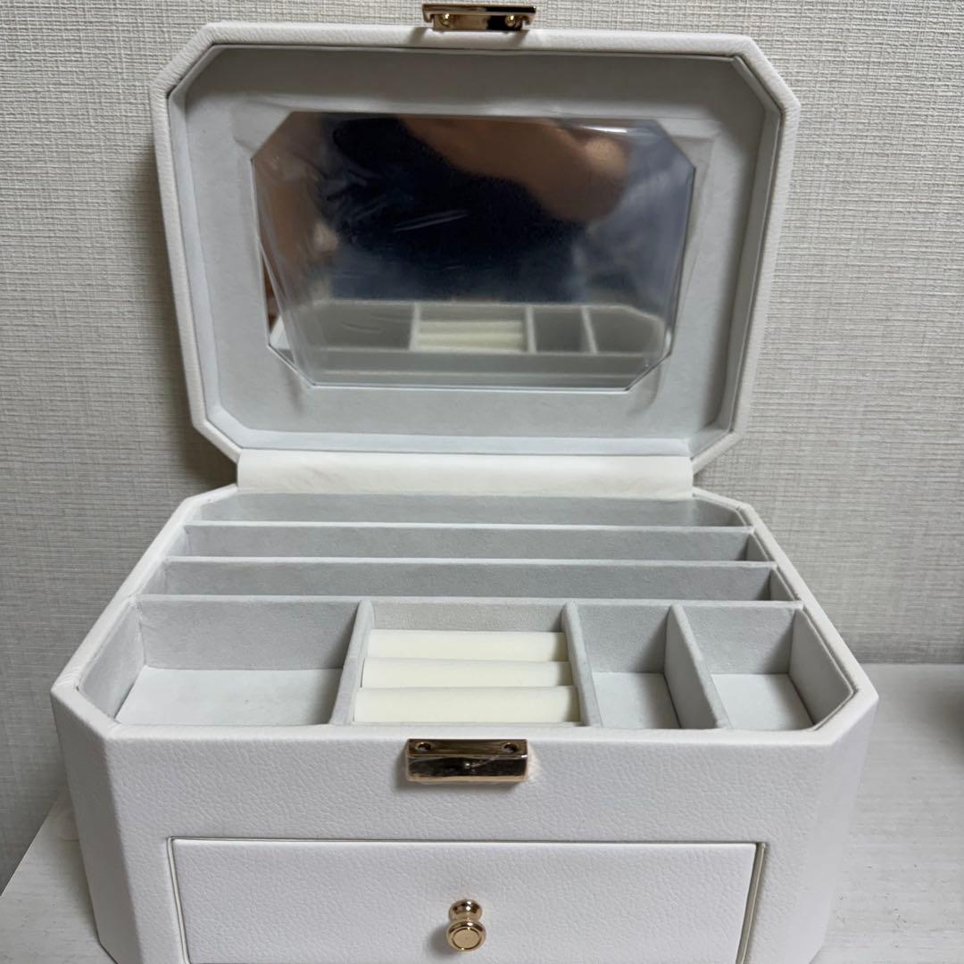 エパール　ジュエリーボックス　ホワイト×ゴールド
