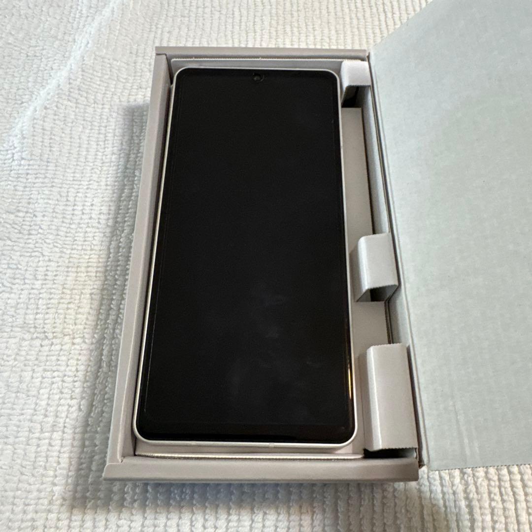 AQUOS sense6 SHG05 シルバー