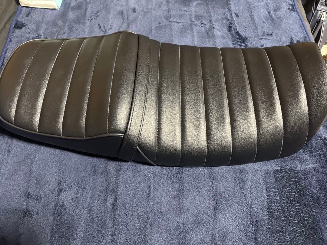 cb400sf シート　NC39