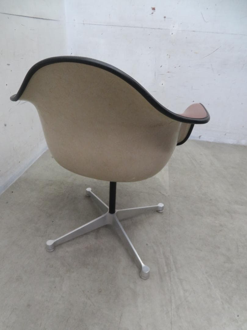 ハーマンミラー■ヴィンテージ■アームシェルチェア■ナウガレザー■FRP■イームズ