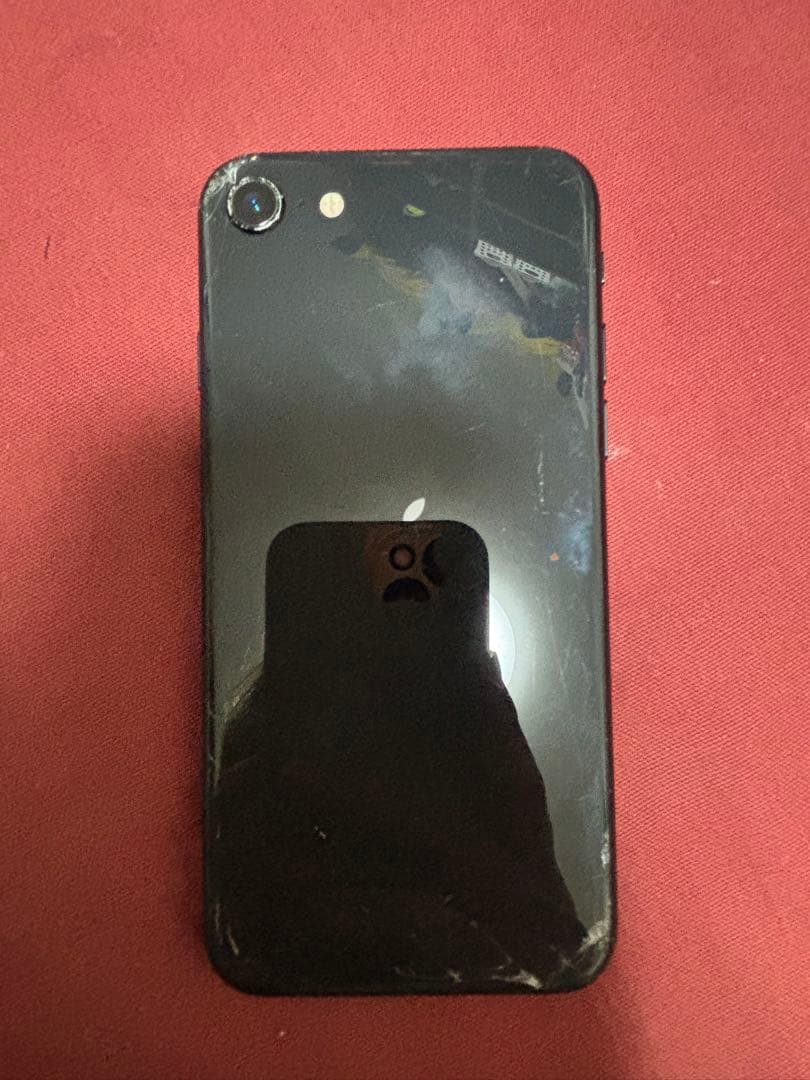 iPhone SE 第二世代　128GB 本体のみ