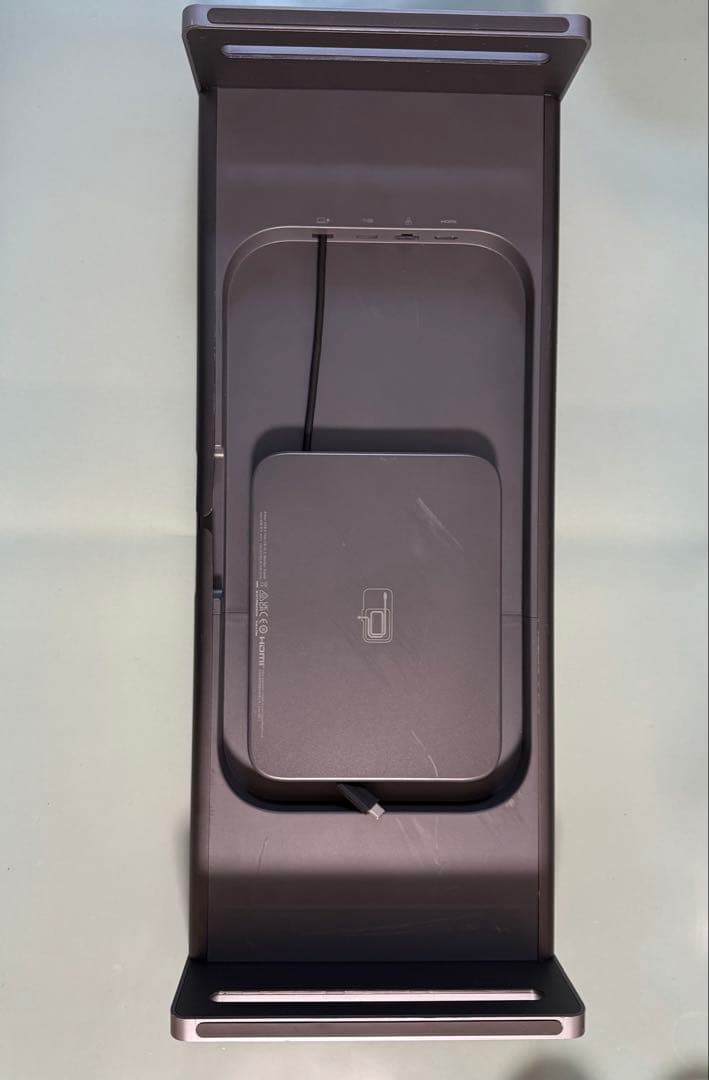 Anker USB-C ハブ (10-in-1, Monitor Stand)