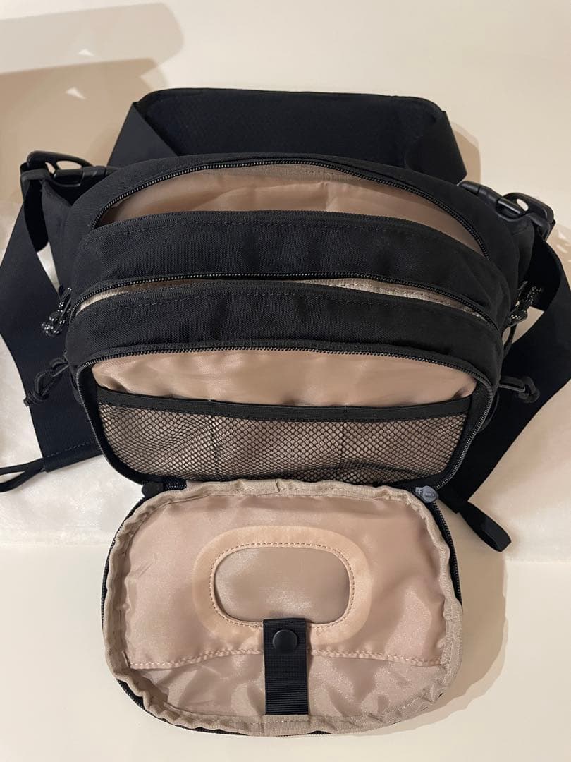 ☆なかさま専用☆ 極美品Hugooハグー ヒップシートショルダーバック 抱っこ紐