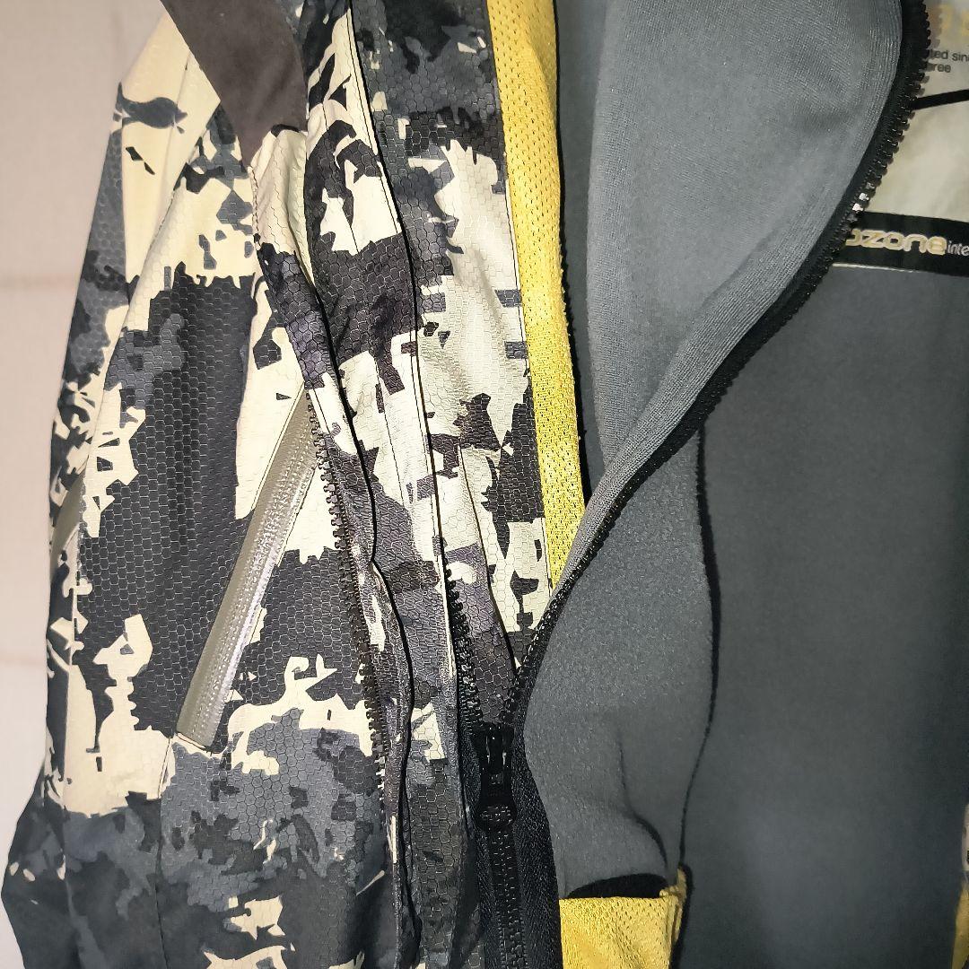 スノボウェア 迷彩ジャケットとパンツセット