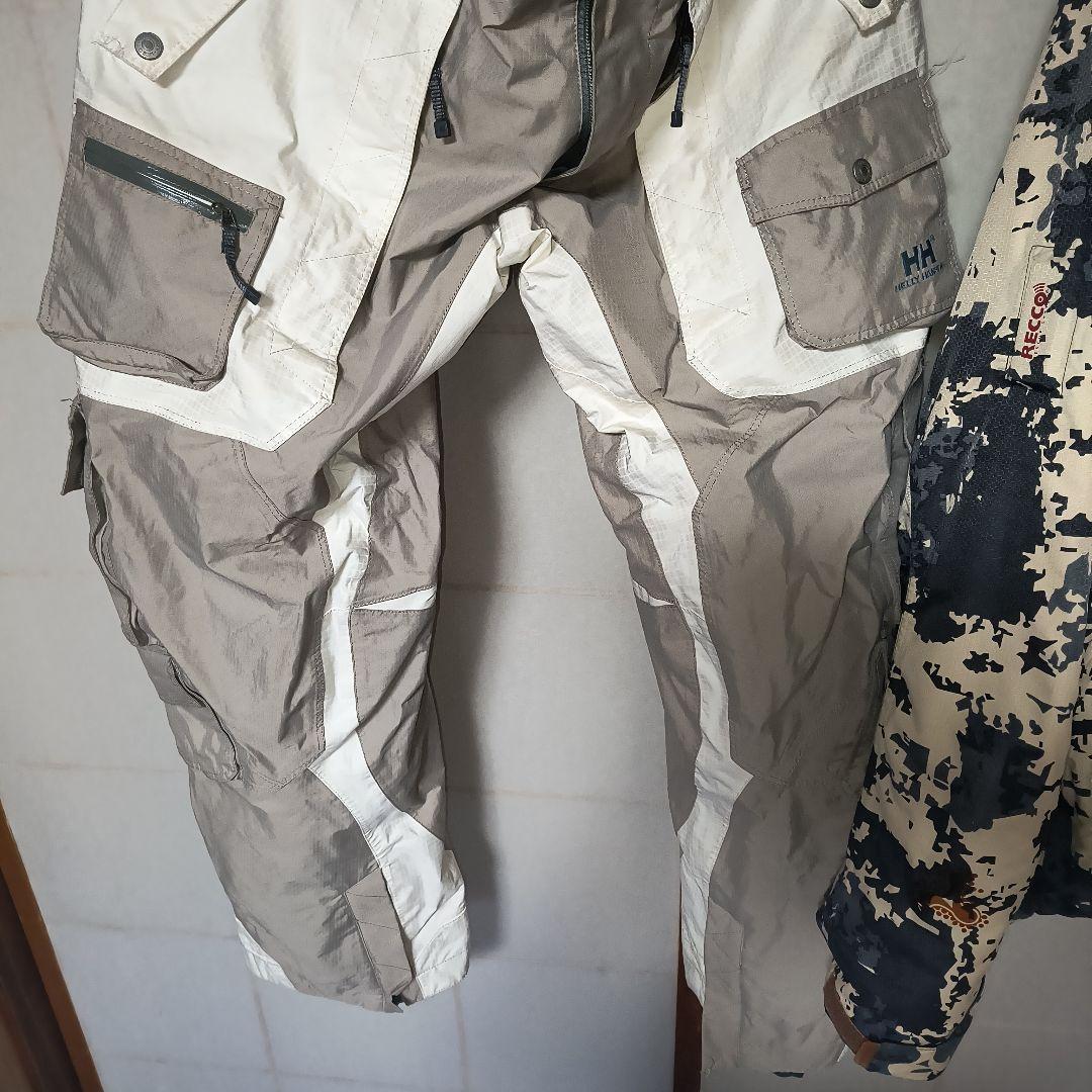 スノボウェア 迷彩ジャケットとパンツセット