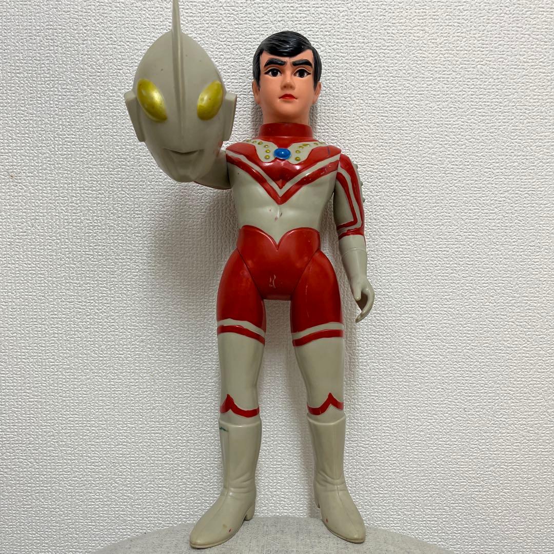 カ*ラ様 ウルトラマン 可動式フィギュア ヘルメット付き　ゾフィー　面取れ　ソフ