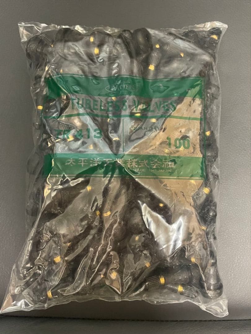 チューブレスバルブ　太平洋工業　TR413 300個