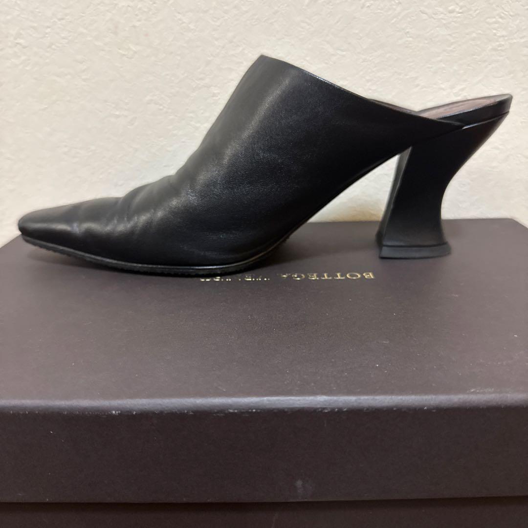 Bottega Veneta 黒 ナパレザー ミュール