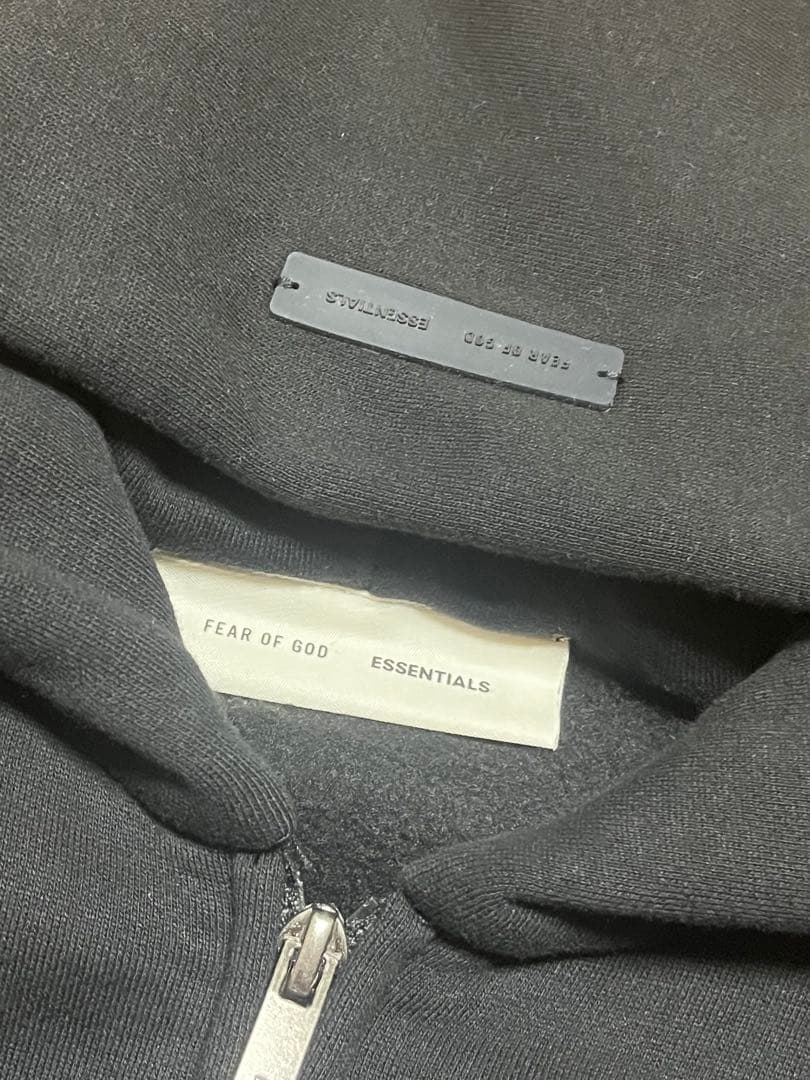 【袋あり美品S最終価格】FOG ESSENTIALS ジップパーカー