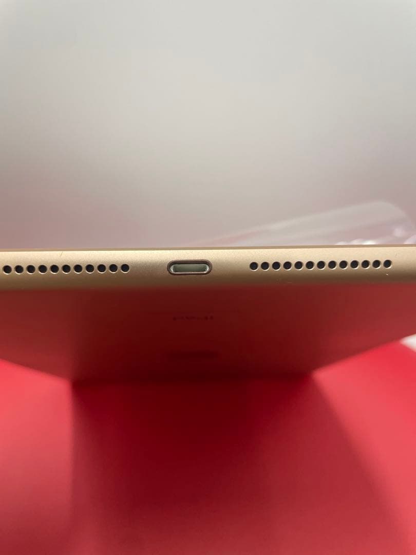 Apple iPad (第8世代) ゴールド 32GB