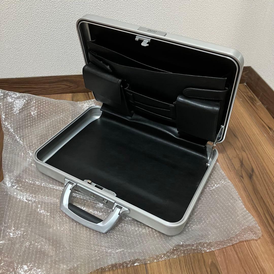 ZEROHALLIBURTON ゼロハリ　ゼロハリバートン　アタッシュケース