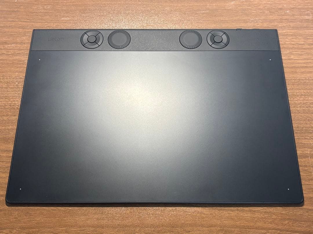 液タブ・ペンタブ Wacom Intuos Pro Medium