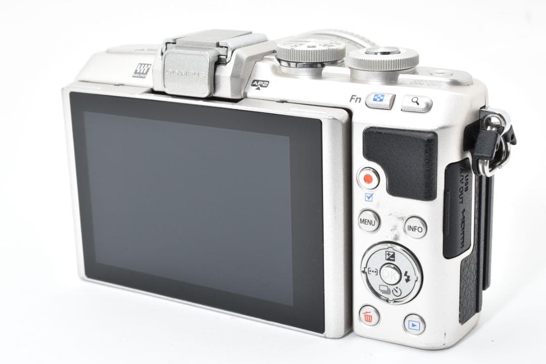 ★Wi-Fi対応★ OLYMPUS PEN E-PL7 レンズキット