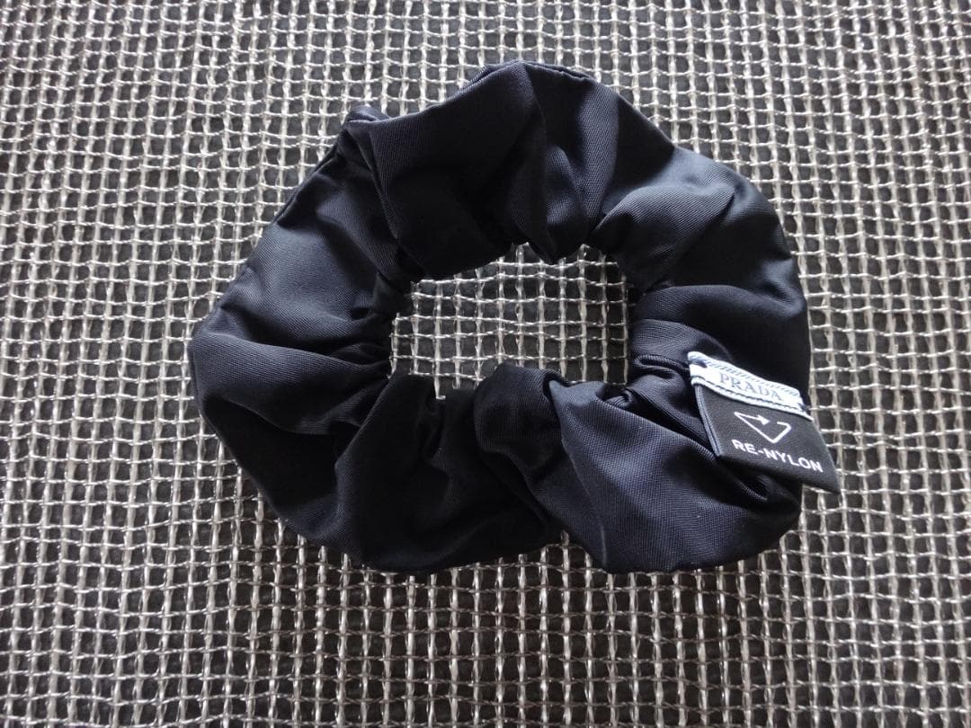 PRADA　プラダ　Re-Nylon　シュシュ