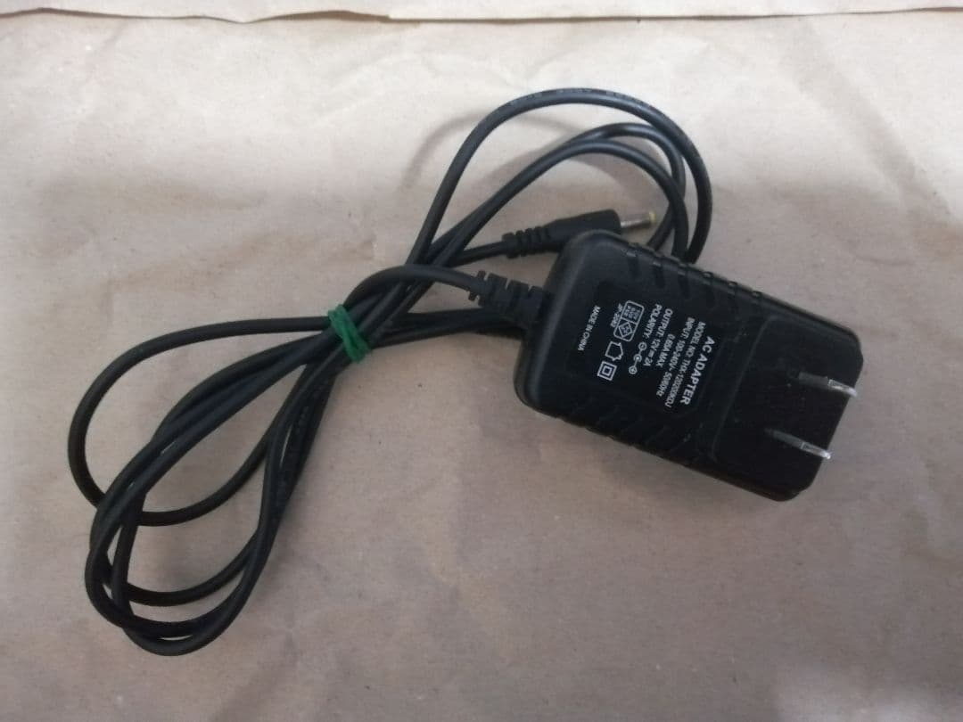 10インチ防水ポータブルブルーレイプレーヤー　Superbe SU-10BWP