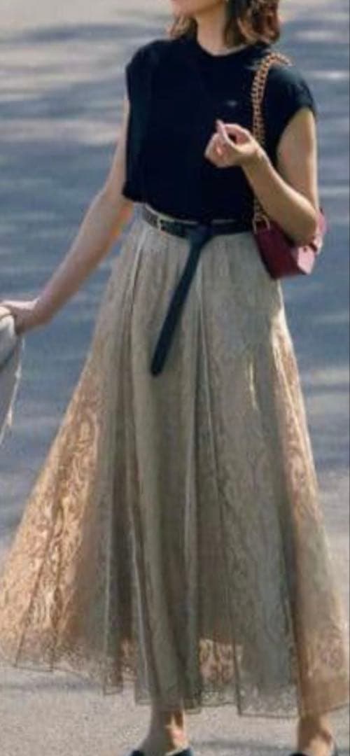 新品タグ付き　ebure リバーレース　フレアースカート　36 グレー