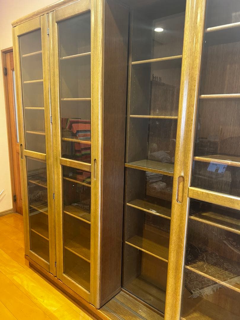 本屋のスライド書棚