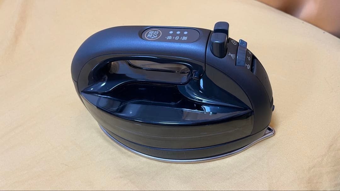 Panasonic スチームアイロン 黒 NI-WL709-K