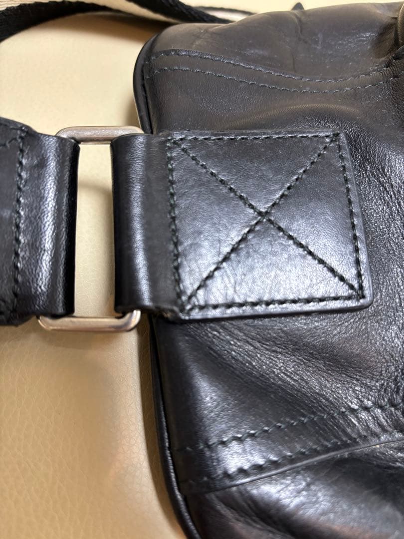 【BALLY 】ボディバッグ ／黒