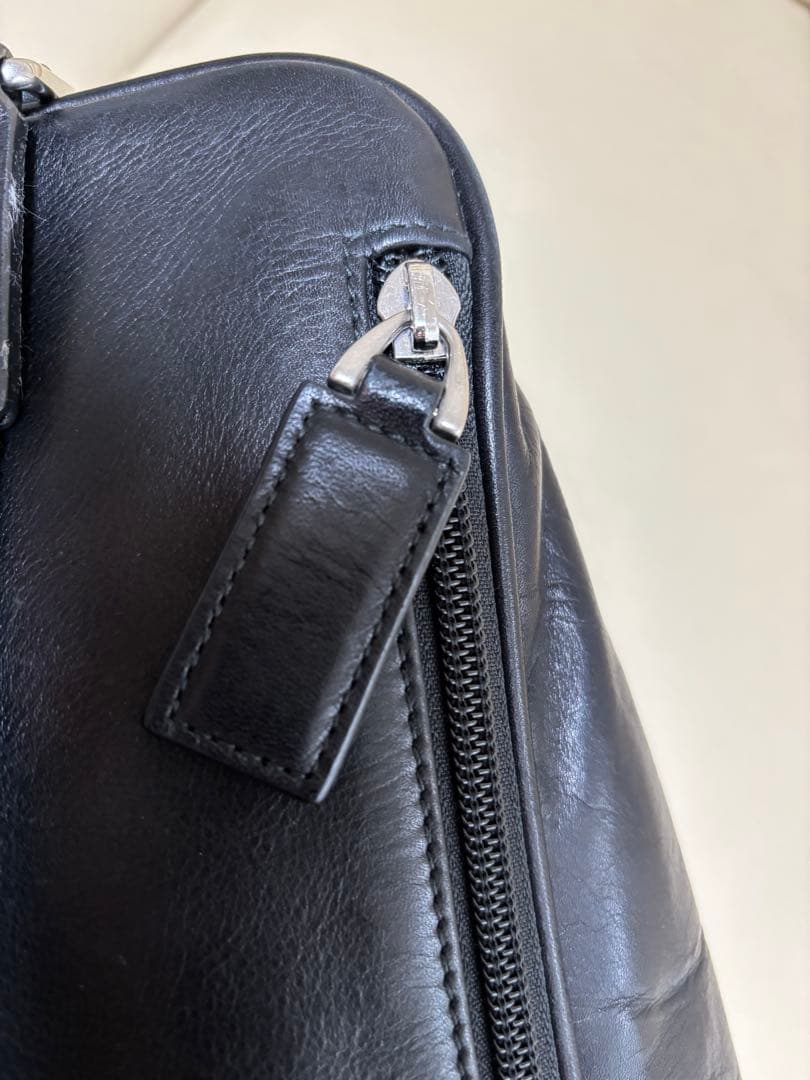 【BALLY 】ボディバッグ ／黒