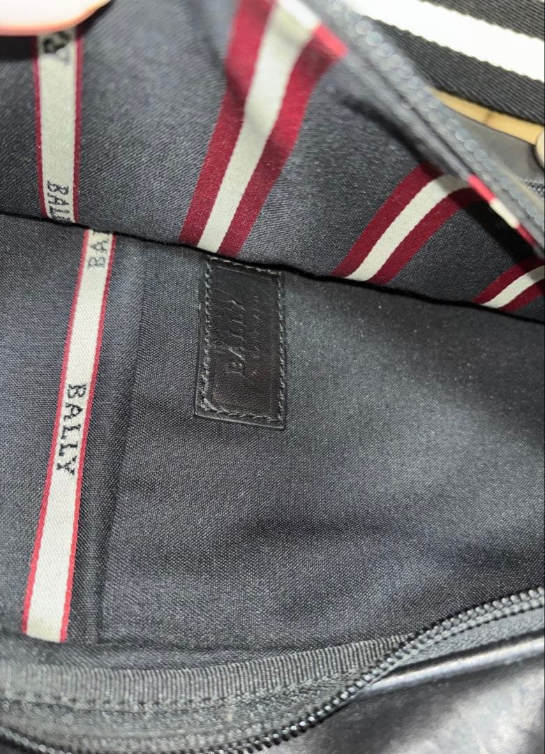 【BALLY 】ボディバッグ ／黒