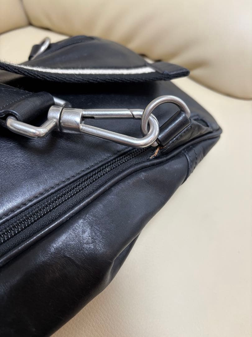 【BALLY 】ボディバッグ ／黒