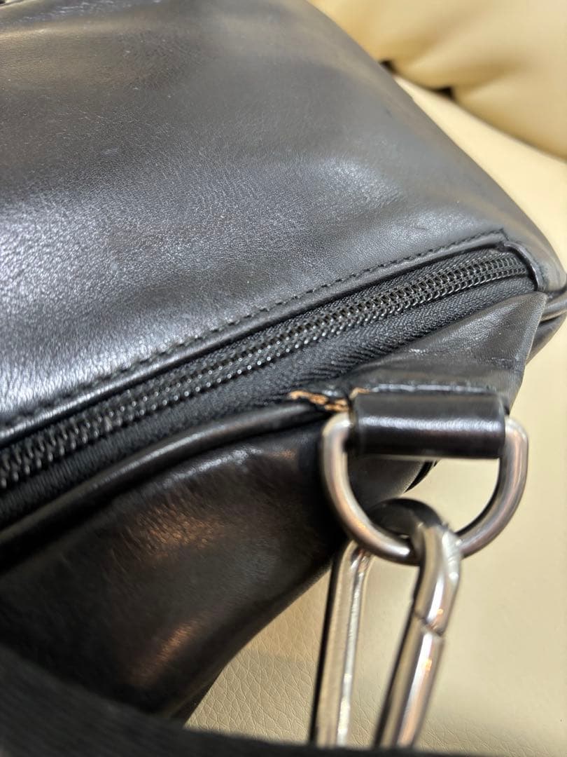 【BALLY 】ボディバッグ ／黒