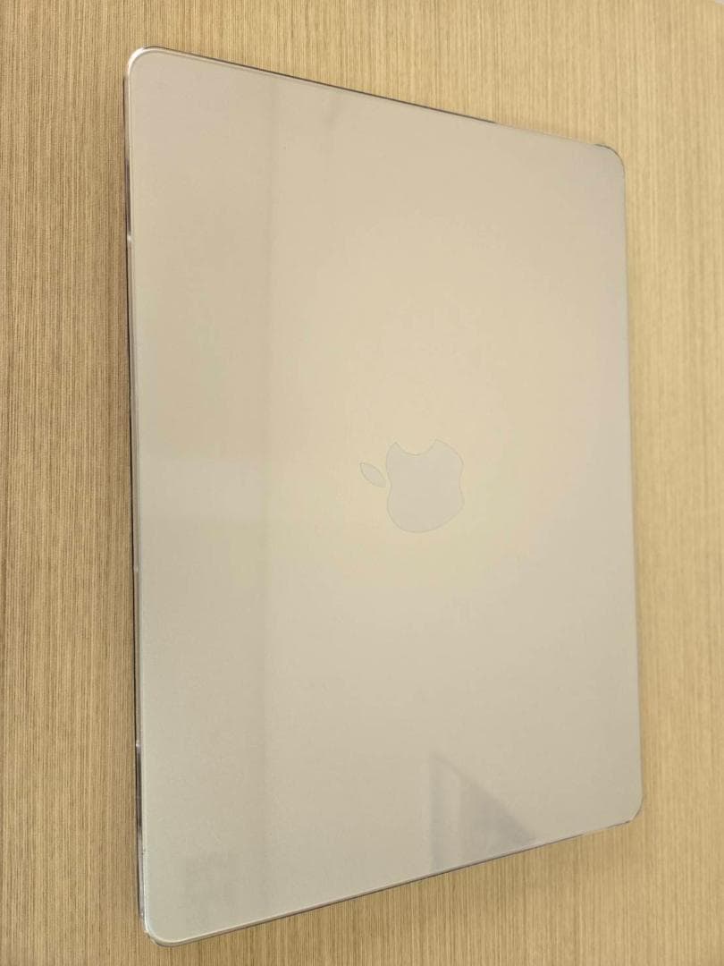美品 MacBook Air M2 13.6インチ [スターライト]