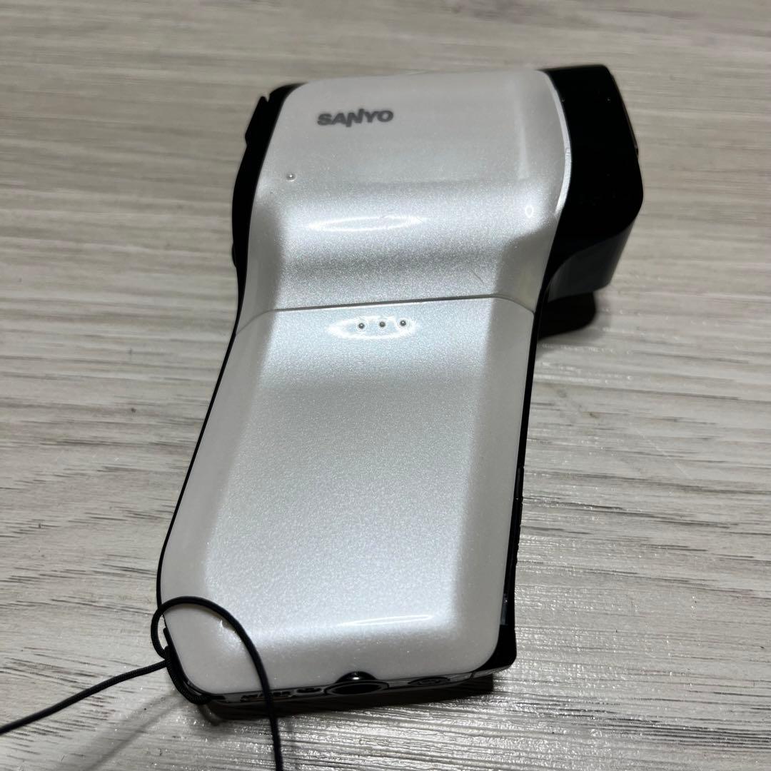 ビ*ニ様 SANYO Xacti DMX-CG11 ホワイト