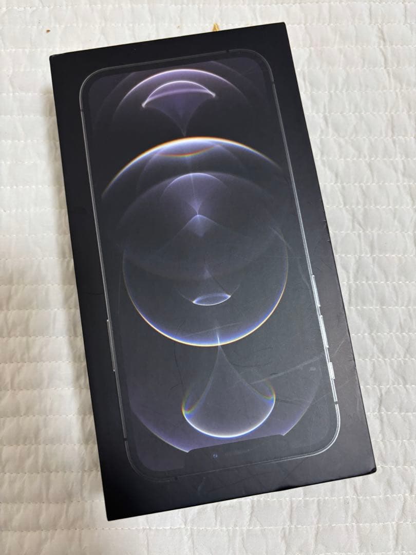 iPhone12pro 本体　背面割れあり