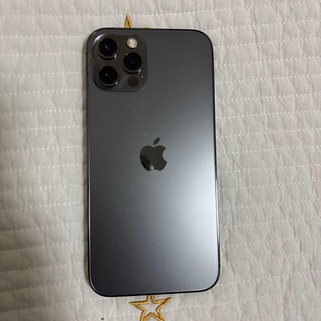 iPhone12pro 本体　背面割れあり