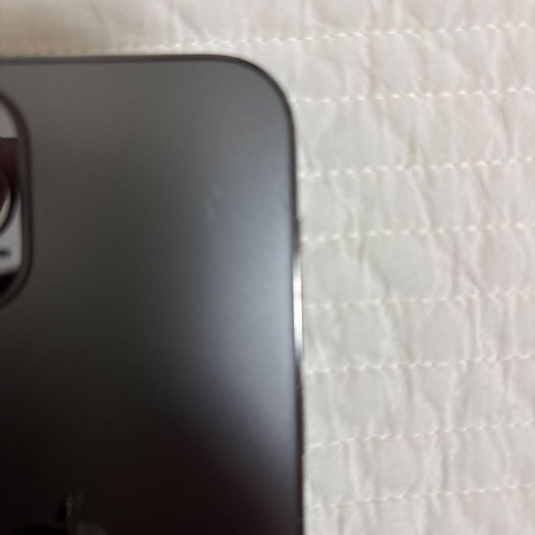 iPhone12pro 本体　背面割れあり