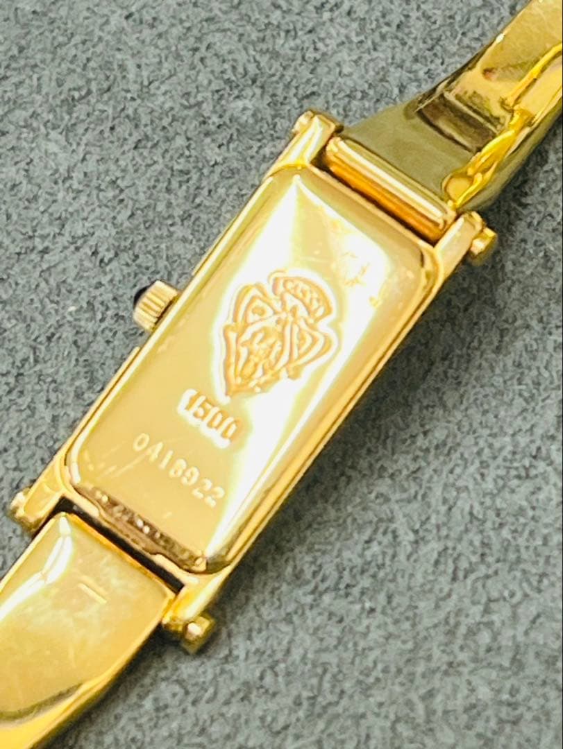 【電池交換済】グッチ レディース 腕時計 1500 白文字盤 シェル ゴールド
