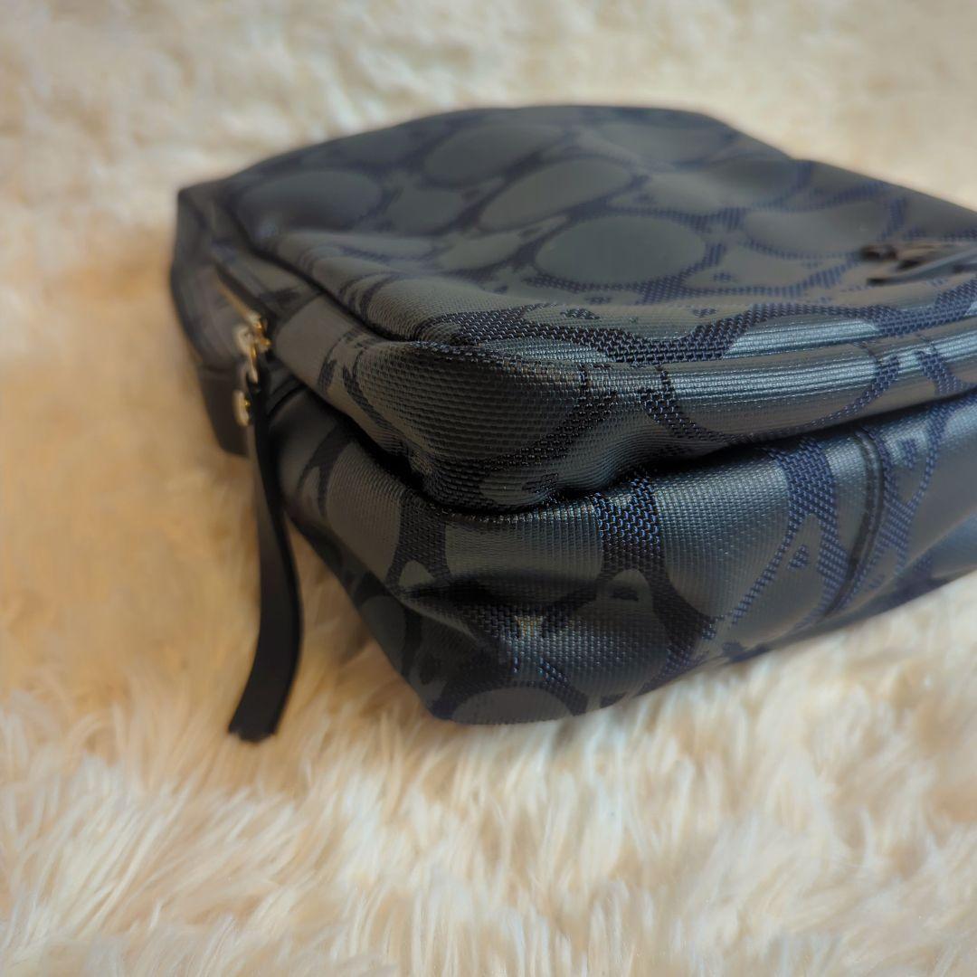 【極美品】Vivienne Westwood ボディバッグ オーブ総柄