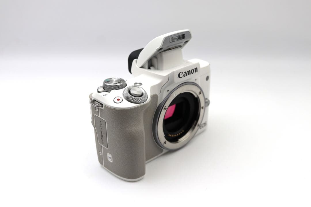 ☆美品【Canon】EOS Kiss M2 + 15-45mm キャノン