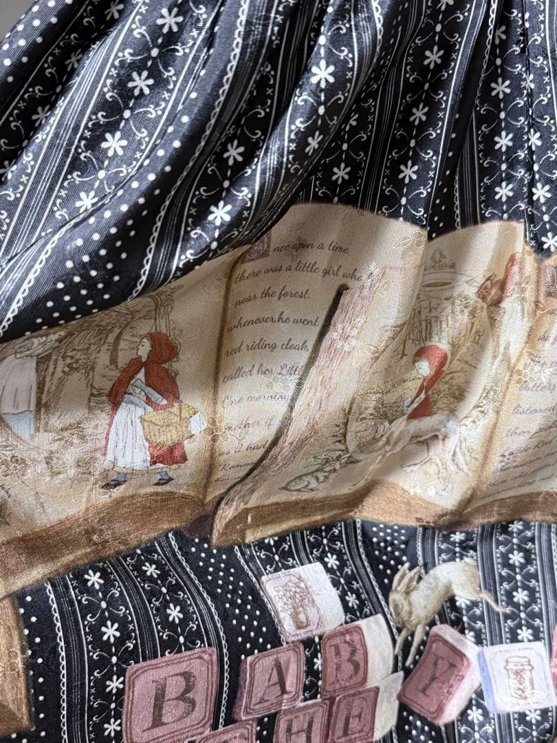 公*o様 ベイビーザスターズシャインブライト　赤ずきん柄 ジャンパースカート j