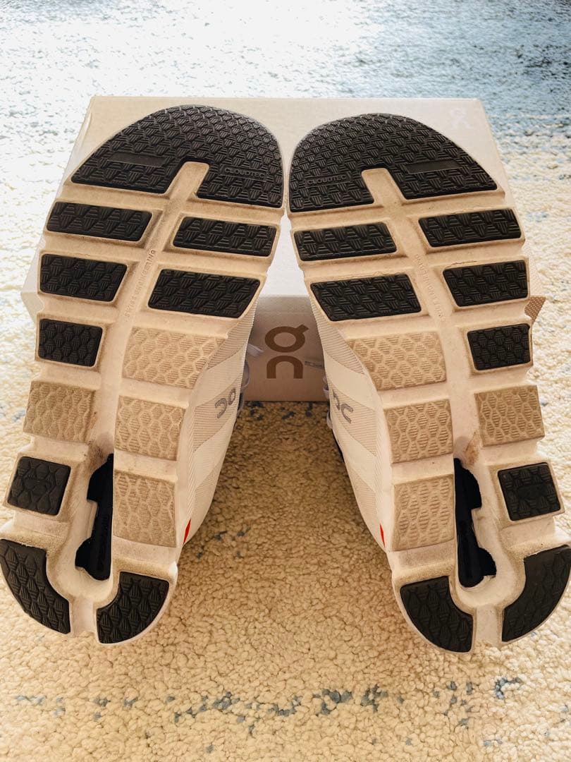 ⭐︎値下げ⭐︎ On Cloudrunner 26.5cm ホワイト/オレンジ