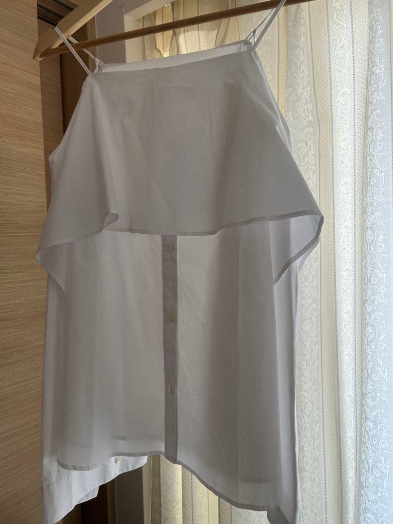 お値下げデザインスリーブキャミブラウス　ホワイト美品