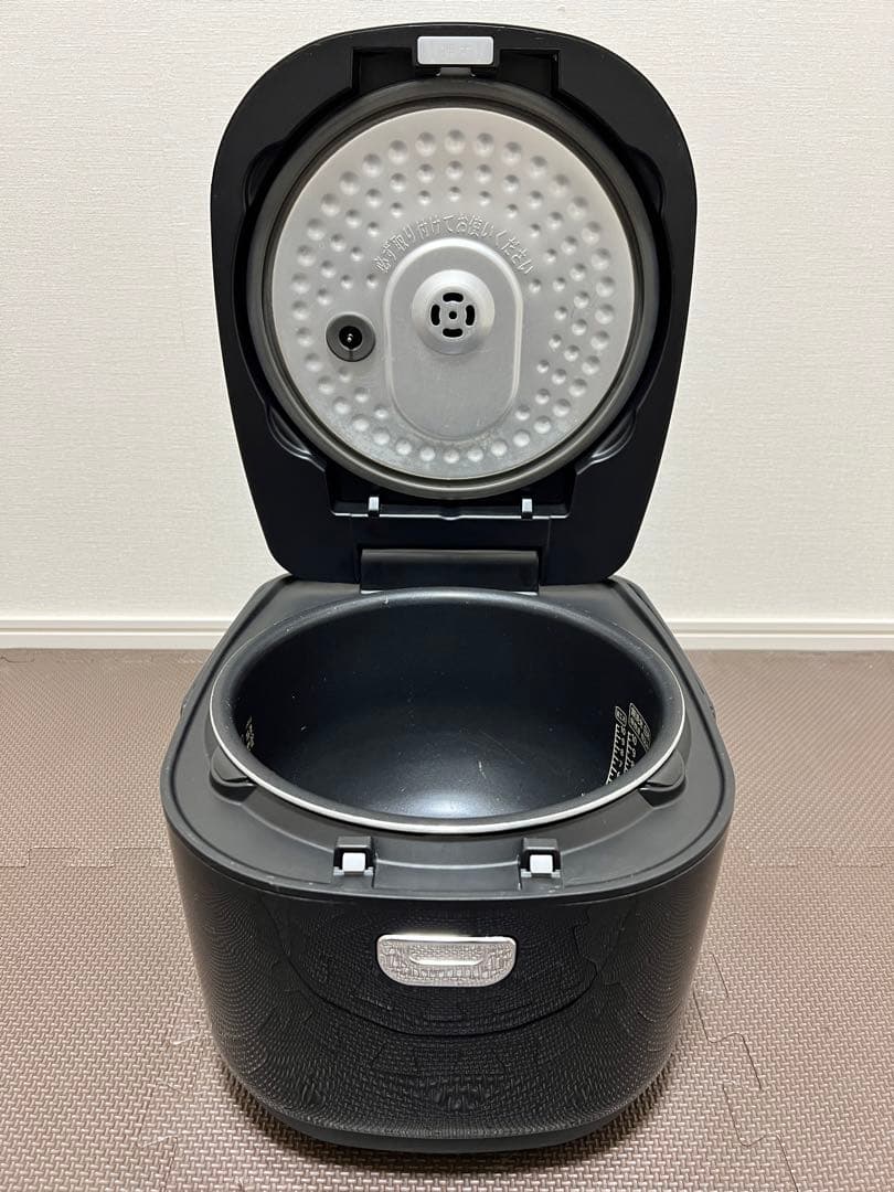 2022年製　アイリスオーヤマ 銘柄炊き IHジャー炊飯器 RC-IK10-B