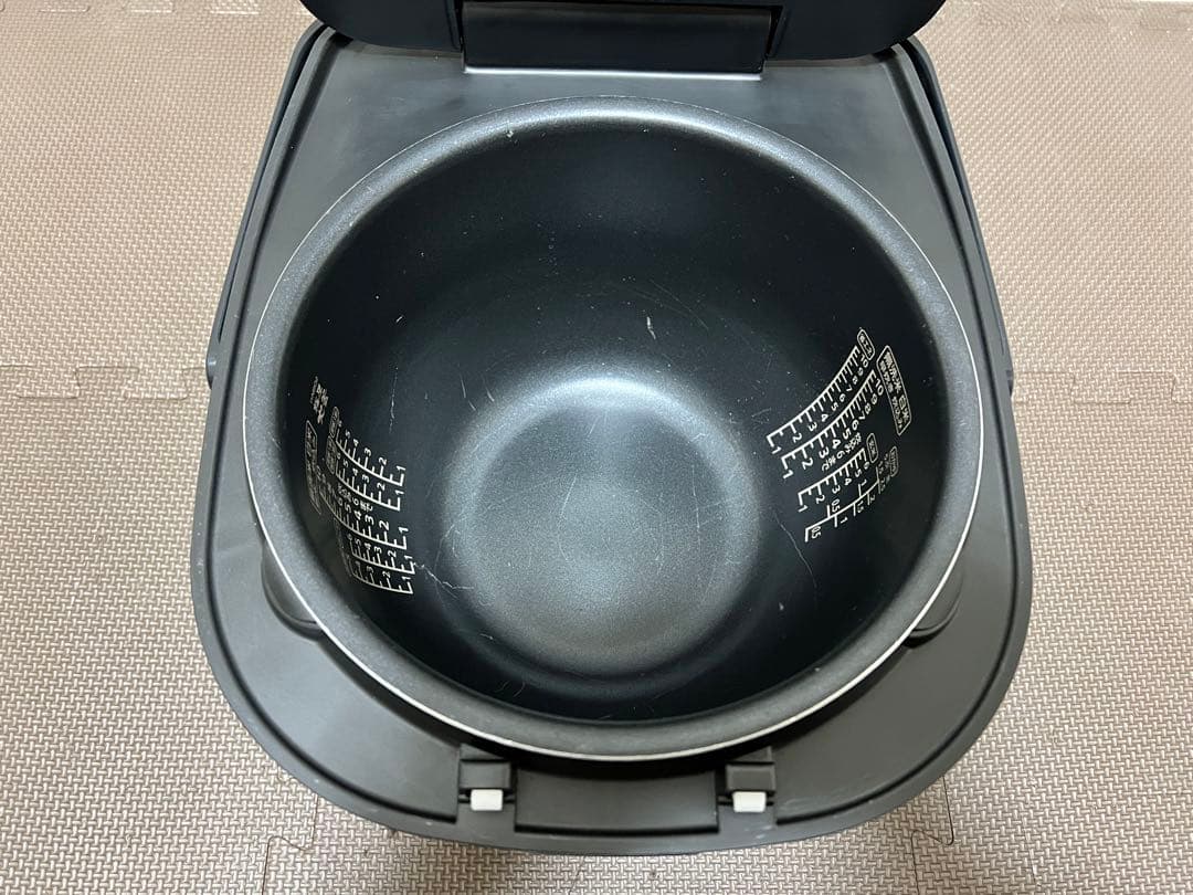 2022年製　アイリスオーヤマ 銘柄炊き IHジャー炊飯器 RC-IK10-B