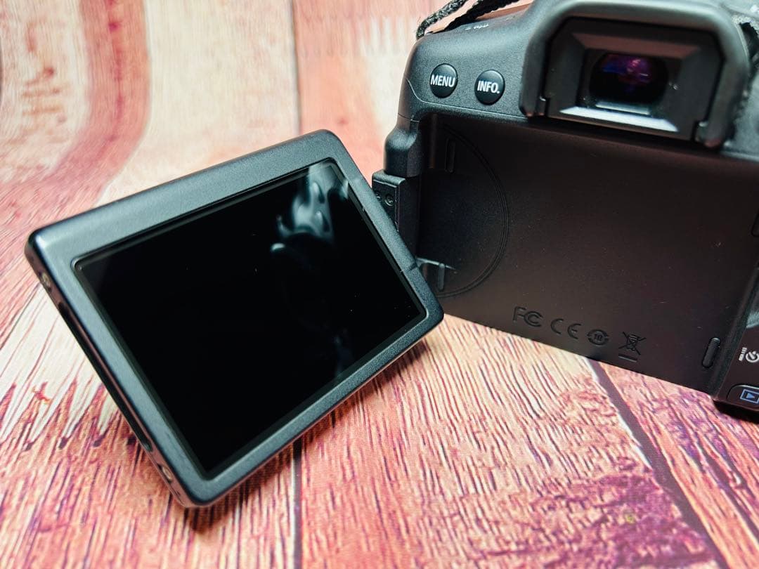 Canon キャノン EOS kiss X8i ボディ