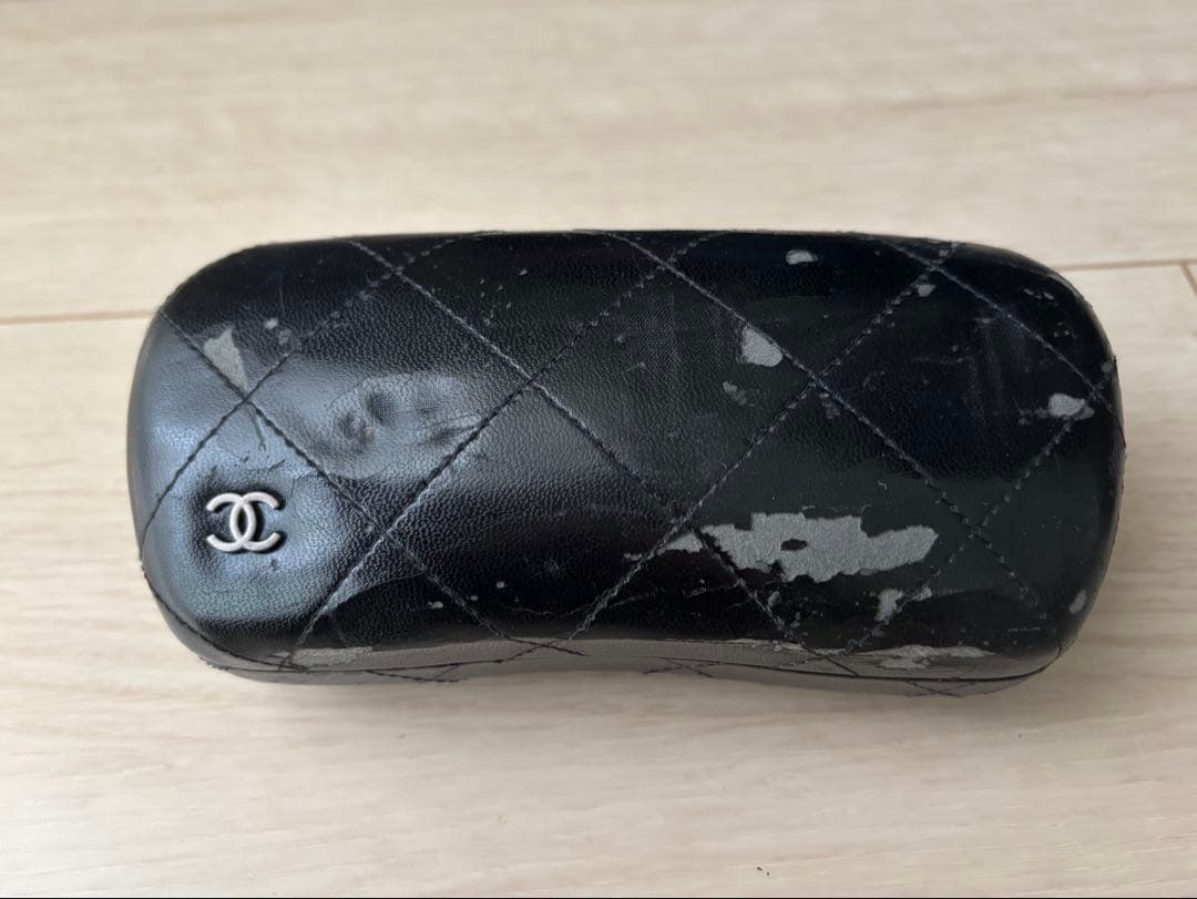 CHANEL サングラス 黒色 フラワー装飾