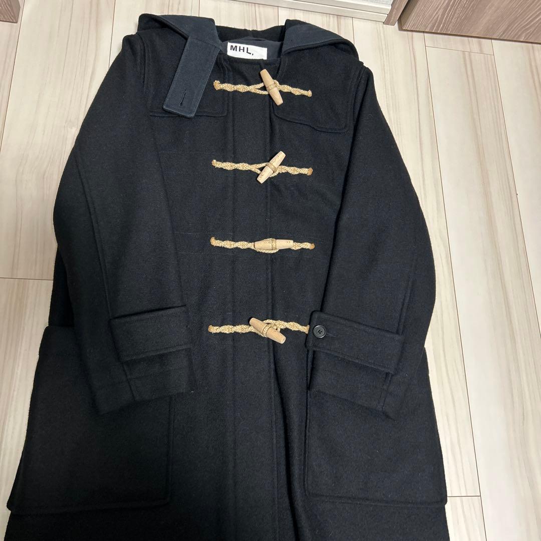 MHL. ブラック ダッフルコート　TOUGH WOOL MELTON