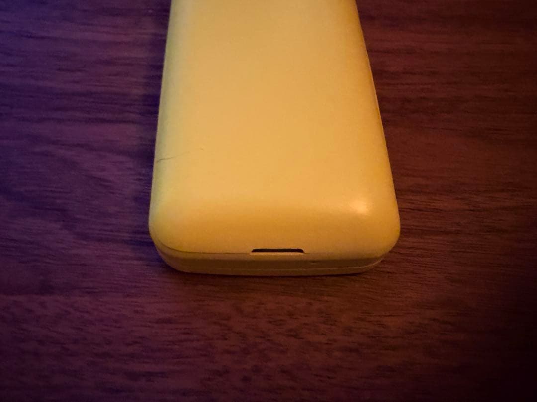 Nokia 8110 4G バナナフォン　 simフリー