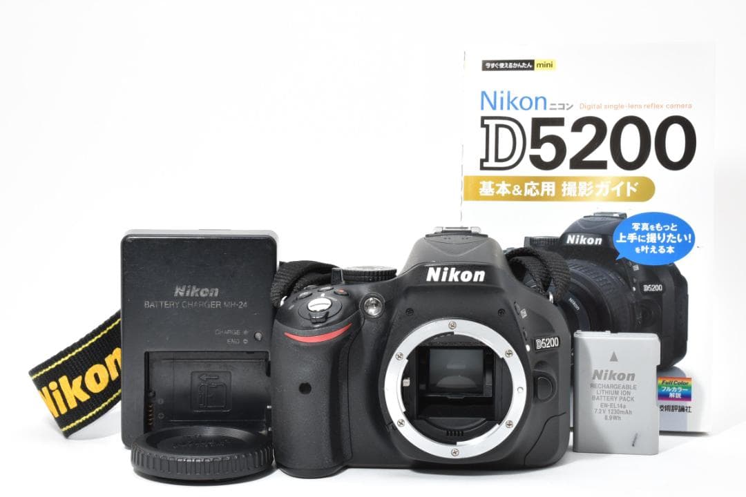 ★撮影枚数3913枚・超美品★ ニコン D5200 ボディ #21569